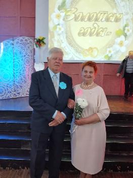 Ветераны АО «Златмаш» посетили бал супружеских пар