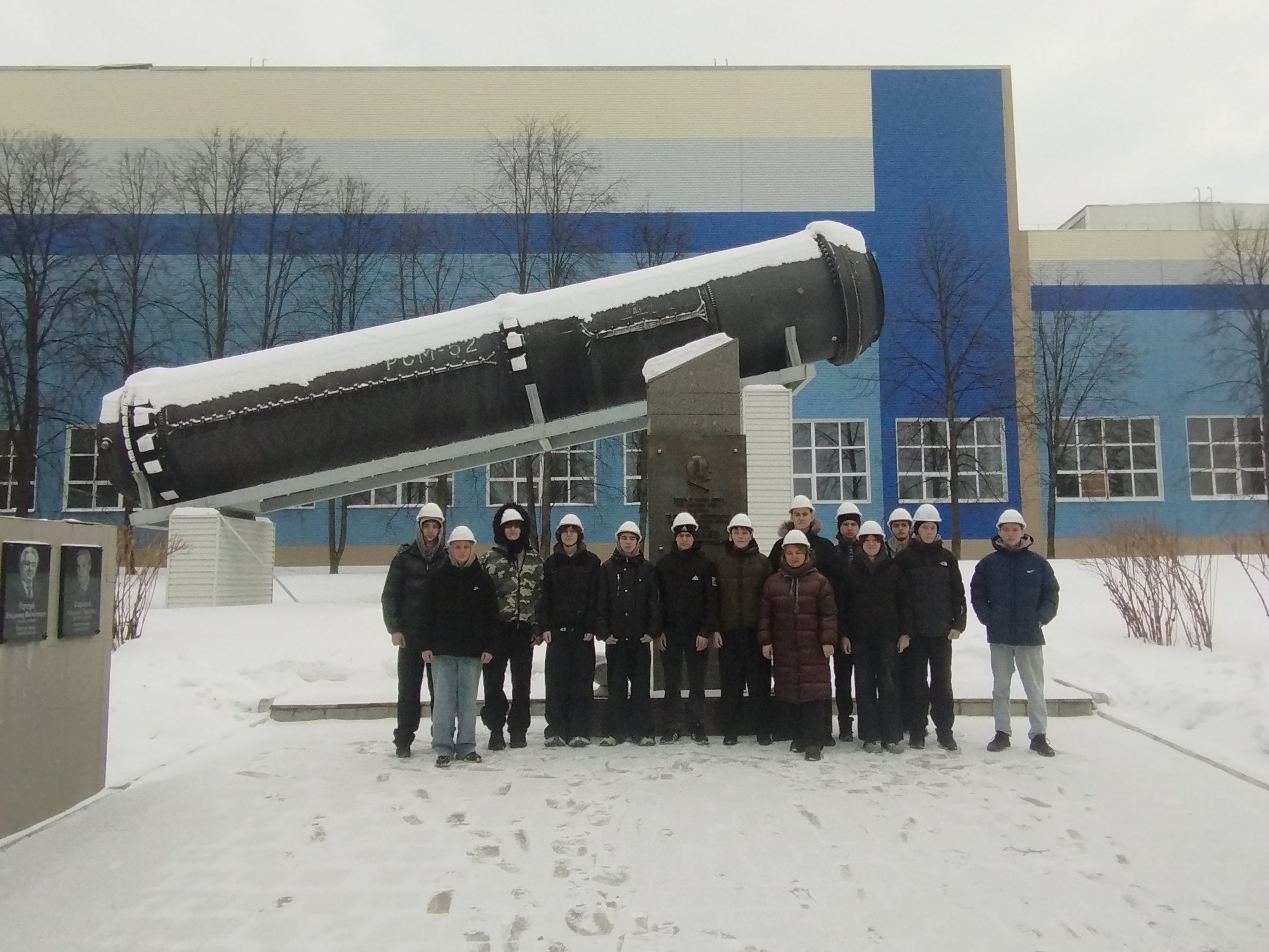 Прошла экскурсия для автомехаников